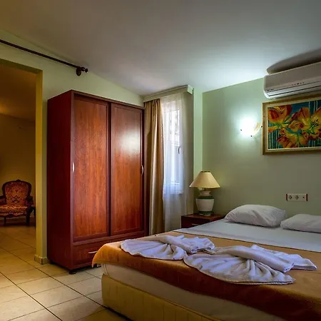 Laluna Aparthotel