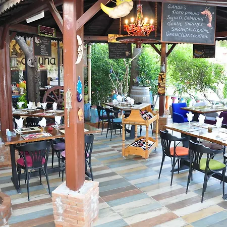 Aparthotel Laluna 3*